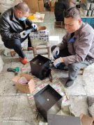 華仔排煙系統(tǒng)生產(chǎn)工廠設備安裝一角